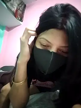 Hotty-Divya online show from April 17, 2026, 2:36 am