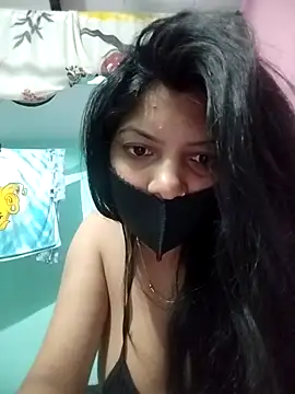 Hotty-Divya online show from April 8, 2026, 3:52 am