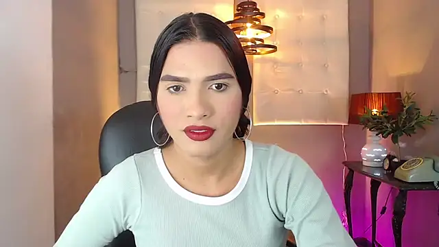 Snapshot of Greys_ath chatting on October 28, 2025, 4:02 am Greys ath online show from October 28, 2025, 4:02 am