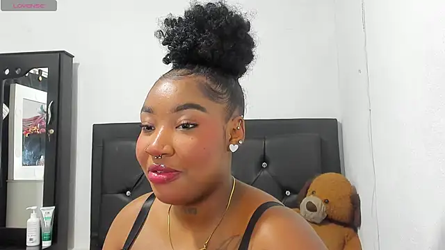 Snapshot of Natassha_brown1 chatting on October 14, 2025, 12:44 am Natassha brown1 online show from October 14, 2025, 12:44 am
