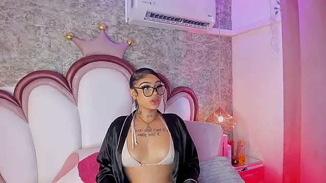 Snapshot of Mia_Jansen chatting on April 24, 2026, 1:24 pm Mia Jansen online show from April 24, 2026, 1:24 pm