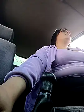 Snapshot of Lesly_10- chatting on December 19, 2025, 5:26 pm Lesly 10- online show from December 19, 2025, 5:26 pm