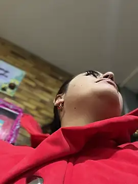 Snapshot of Lesly_10- chatting on February 6, 2026, 12:23 pm Lesly 10- online show from February 6, 2026, 12:23 pm