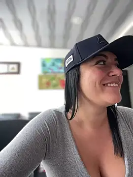 Lesly 10- online show from March 7, 2026, 8:36 pm