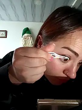 Lesly 10- online show from November 12, 2025, 6:01 pm