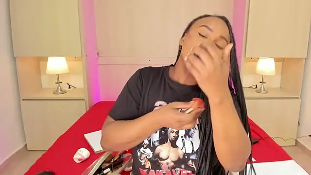 EmilyyStuart online show from October 19, 2025, 4:04 am