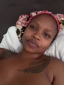 Snapshot of InkLady444 chatting on November 9, 2025, 12:09 pm InkLady444 online show from November 9, 2025, 12:09 pm