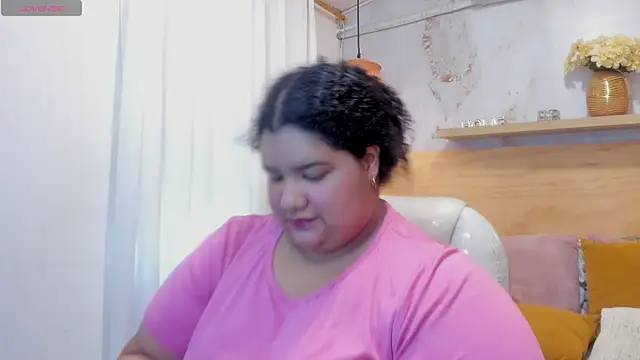 Snapshot of Miley_Collins chatting on October 30, 2025, 8:28 pm Miley Collins online show from October 30, 2025, 8:28 pm