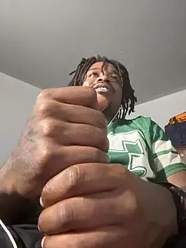 SluttyLyfe4L online show from April 16, 2026, 9:39 pm