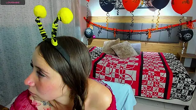 Snapshot of martina_lujann chatting on October 6, 2025, 1:01 pm martina lujann online show from October 6, 2025, 1:01 pm