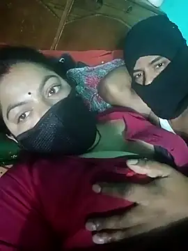 Snapshot of Lustyful_Couple chatting on January 22, 2025, 11:53 pm Lustyful Couple online show from January 22, 2025, 11:53 pm