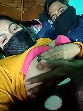 Snapshot of Lustyful_Couple chatting on January 4, 2025, 8:17 am Lustyful Couple online show from January 4, 2025, 8:17 am