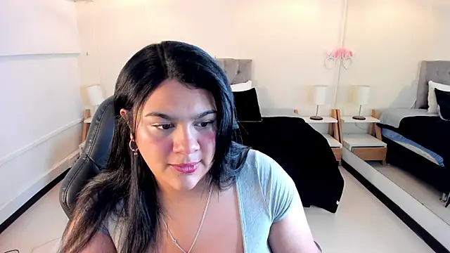 Snapshot of _Dulcinea_1 chatting on April 18, 2026, 9:44 am Dulcinea 1 online show from April 18, 2026, 9:44 am