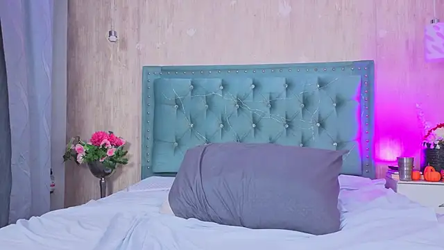 Snapshot of Alexa_roussee chatting on November 14, 2025, 5:27 pm Alexa roussee online show from November 14, 2025, 5:27 pm