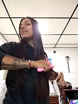 caroline0997 online show from February 12, 2025, 1:27 pm