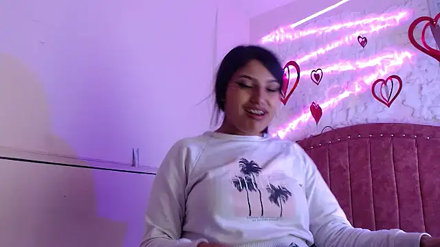 Snapshot of SarahStones chatting on February 28, 2025, 1:26 am SarahStones online show from February 28, 2025, 1:26 am