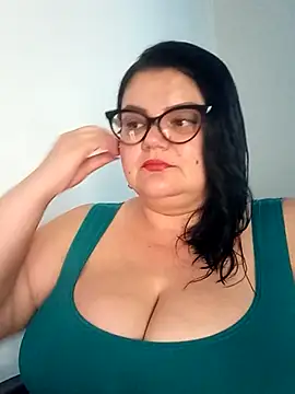 Madisonpalacio online show from December 17, 2025, 8:36 pm