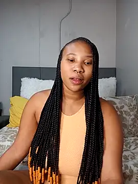 Snapshot of DrippinCaramelCutie chatting on May 5, 2026, 9:40 pm DrippinCaramelCutie online show from May 5, 2026, 9:40 pm