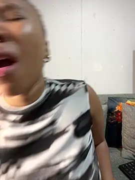 Snapshot of DrippinCaramelCutie chatting on April 7, 2026, 10:22 pm DrippinCaramelCutie online show from April 7, 2026, 10:22 pm