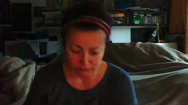 Snapshot of MariaAnaSunshine chatting on October 13, 2025, 6:26 am MariaAnaSunshine online show from October 13, 2025, 6:26 am