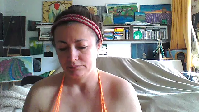 Snapshot of MariaAnaSunshine chatting on October 9, 2025, 8:15 am MariaAnaSunshine online show from October 9, 2025, 8:15 am