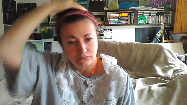 Snapshot of MariaAnaSunshine chatting on October 16, 2025, 8:33 am MariaAnaSunshine online show from October 16, 2025, 8:33 am