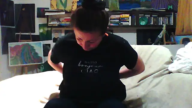 Snapshot of MariaAnaSunshine chatting on October 16, 2025, 8:39 pm MariaAnaSunshine online show from October 16, 2025, 8:39 pm