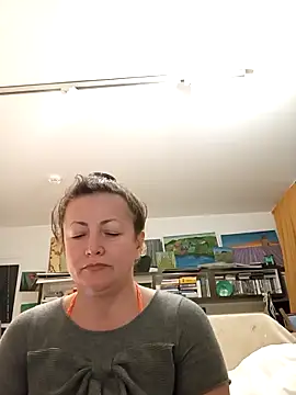 Snapshot of MariaAnaSunshine chatting on October 6, 2025, 9:48 pm MariaAnaSunshine online show from October 6, 2025, 9:48 pm