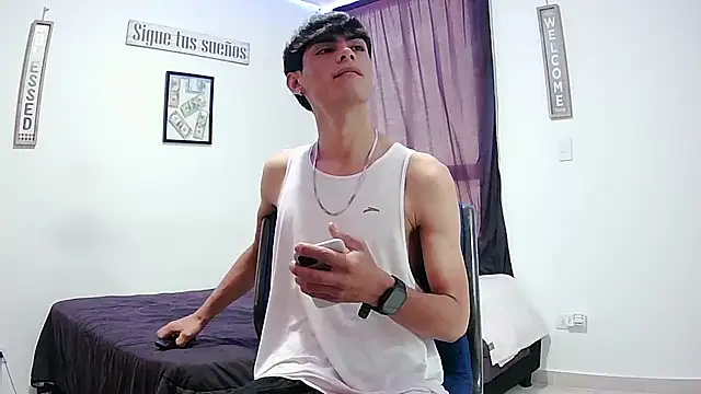 Snapshot of harrytomson_1 chatting on November 16, 2025, 5:17 pm harrytomson 1 online show from November 16, 2025, 5:17 pm