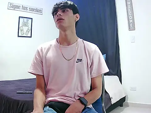 Snapshot of harrytomson_1 chatting on November 19, 2025, 8:25 am harrytomson 1 online show from November 19, 2025, 8:25 am