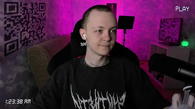 charonbaby1 online show from December 18, 2025, 10:24 pm