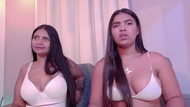 Snapshot of zoe_roux21 chatting on February 8, 2026, 8:06 pm zoe roux21 online show from February 8, 2026, 8:06 pm