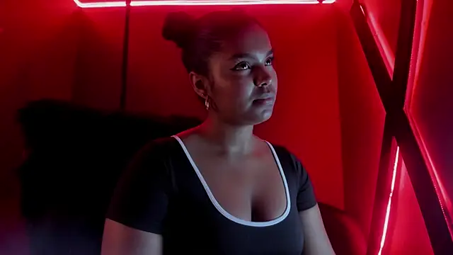 zoe roux21 online show from October 17, 2025, 1:09 am