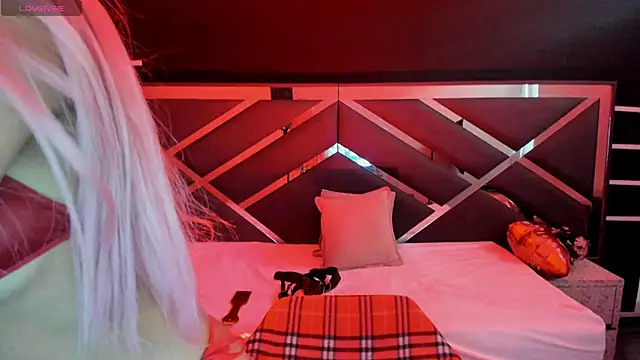 SexyNaf online show from September 22, 2025, 7:53 pm