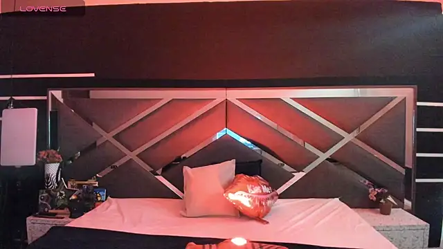 SexyNaf online show from September 25, 2025, 7:09 pm