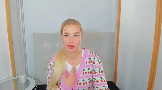 KristyHoney online show from March 4, 2025, 9:51 am