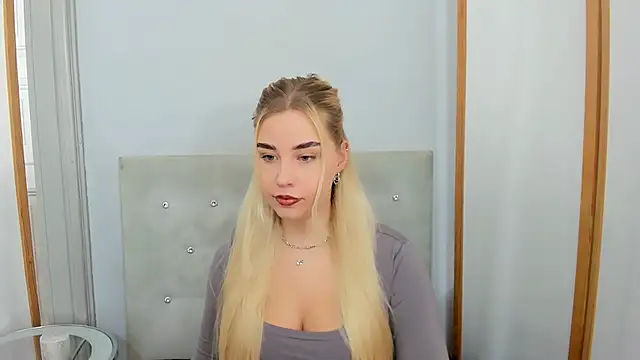 KristyHoney online show from March 17, 2025, 6:18 am