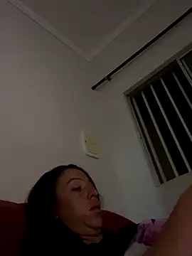 leelecarolinna online show from January 7, 2026, 3:22 am