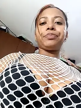 Snapshot of cindy_damm chatting on February 13, 2025, 10:43 pm cindy damm online show from February 13, 2025, 10:43 pm
