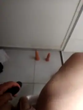 jhondivulga18 online show from April 15, 2026, 4:00 pm