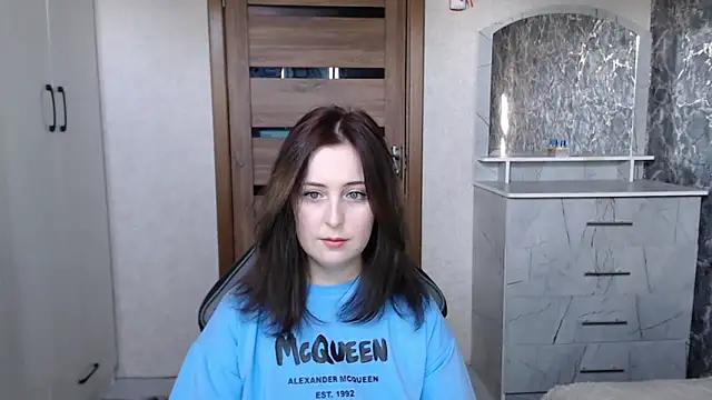 Snapshot of Kristy-Max chatting on October 24, 2025, 10:14 am Kristy-Max online show from October 24, 2025, 10:14 am