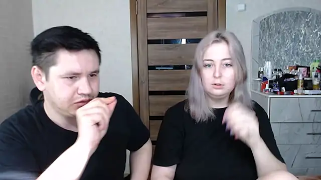 Snapshot of Kristy-Max chatting on March 22, 2025, 6:33 am Kristy-Max online show from March 22, 2025, 6:33 am