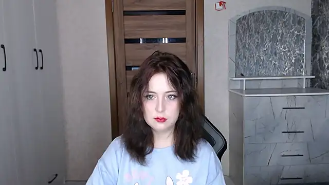 Snapshot of Kristy-Max chatting on November 4, 2025, 6:39 am Kristy-Max online show from November 4, 2025, 6:39 am