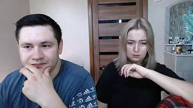 Snapshot of Kristy-Max chatting on March 18, 2025, 5:12 am Kristy-Max online show from March 18, 2025, 5:12 am