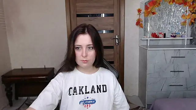 Snapshot of Kristy-Max chatting on October 13, 2025, 10:28 am Kristy-Max online show from October 13, 2025, 10:28 am