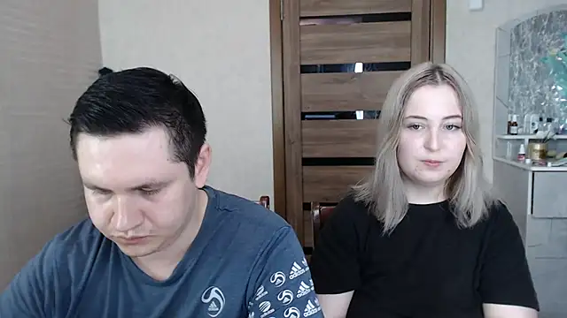 Snapshot of Kristy-Max chatting on March 18, 2025, 8:17 am Kristy-Max online show from March 18, 2025, 8:17 am