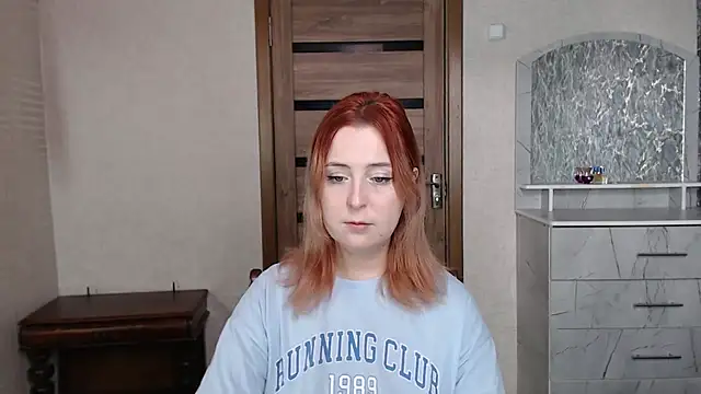 Snapshot of Kristy-Max chatting on September 22, 2025, 10:10 am Kristy-Max online show from September 22, 2025, 10:10 am