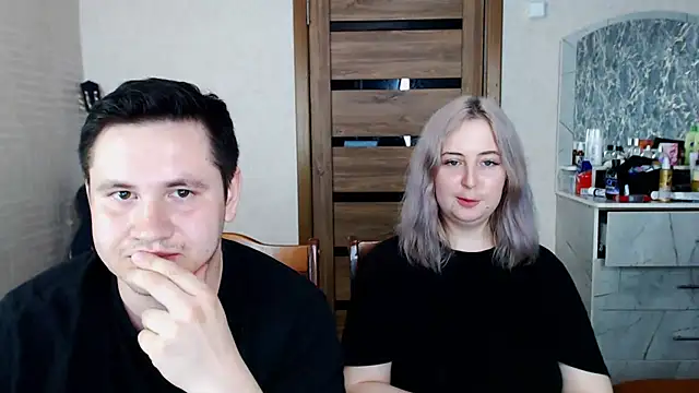 Snapshot of Kristy-Max chatting on March 21, 2025, 10:06 pm Kristy-Max online show from March 21, 2025, 10:06 pm