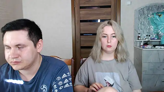 Snapshot of Kristy-Max chatting on March 19, 2025, 6:03 am Kristy-Max online show from March 19, 2025, 6:03 am