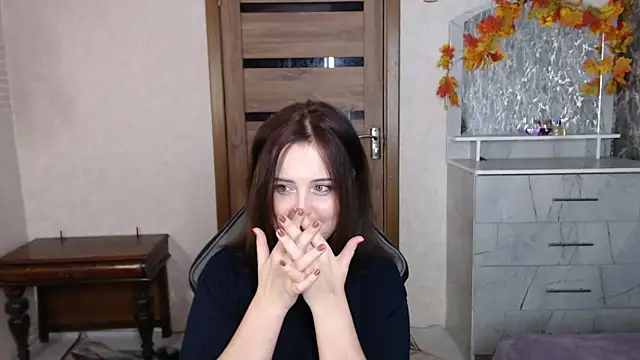 Snapshot of Kristy-Max chatting on October 16, 2025, 8:28 pm Kristy-Max online show from October 16, 2025, 8:28 pm